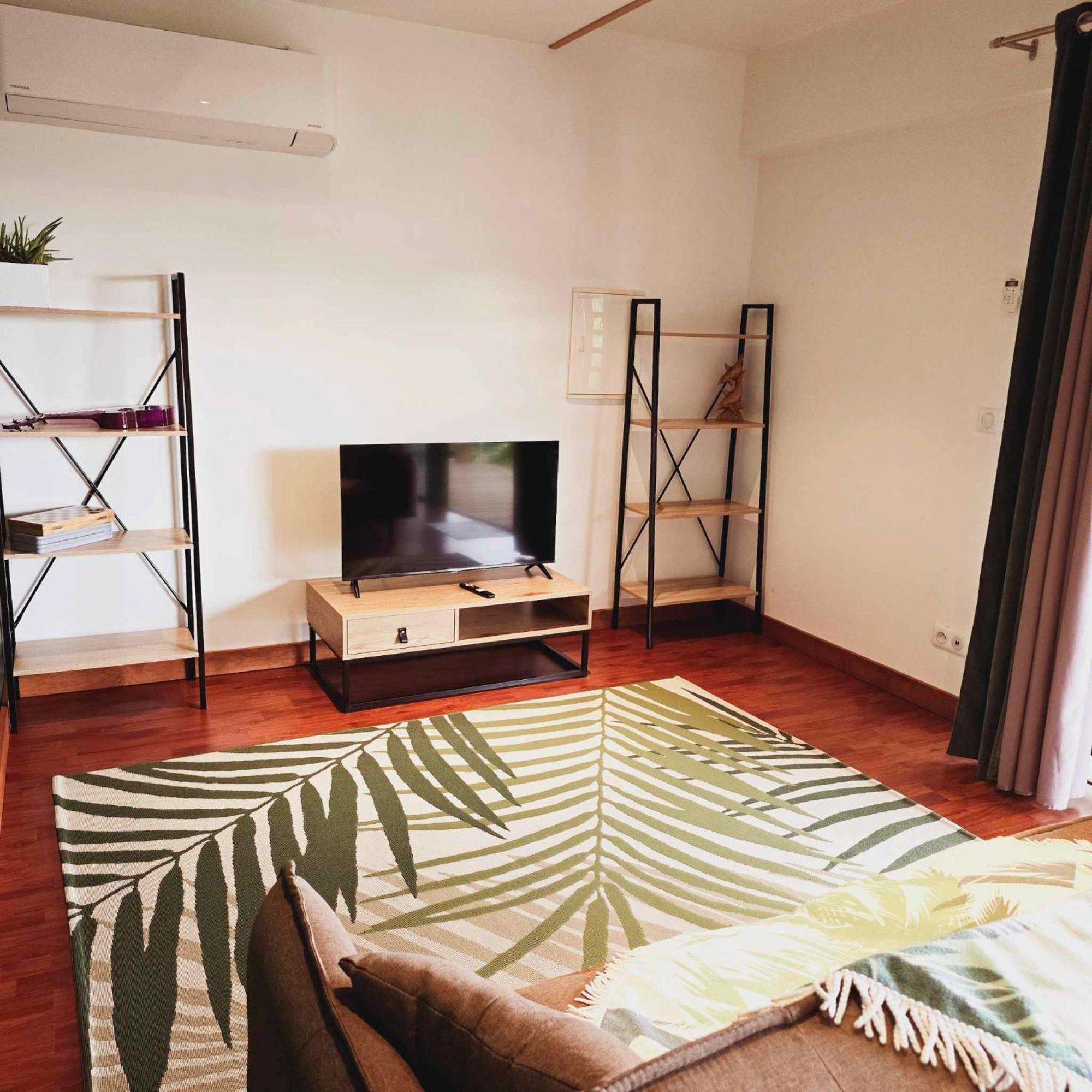 Fare Toahana, Accommodation With A Ocean View Faaa Bagian luar foto
