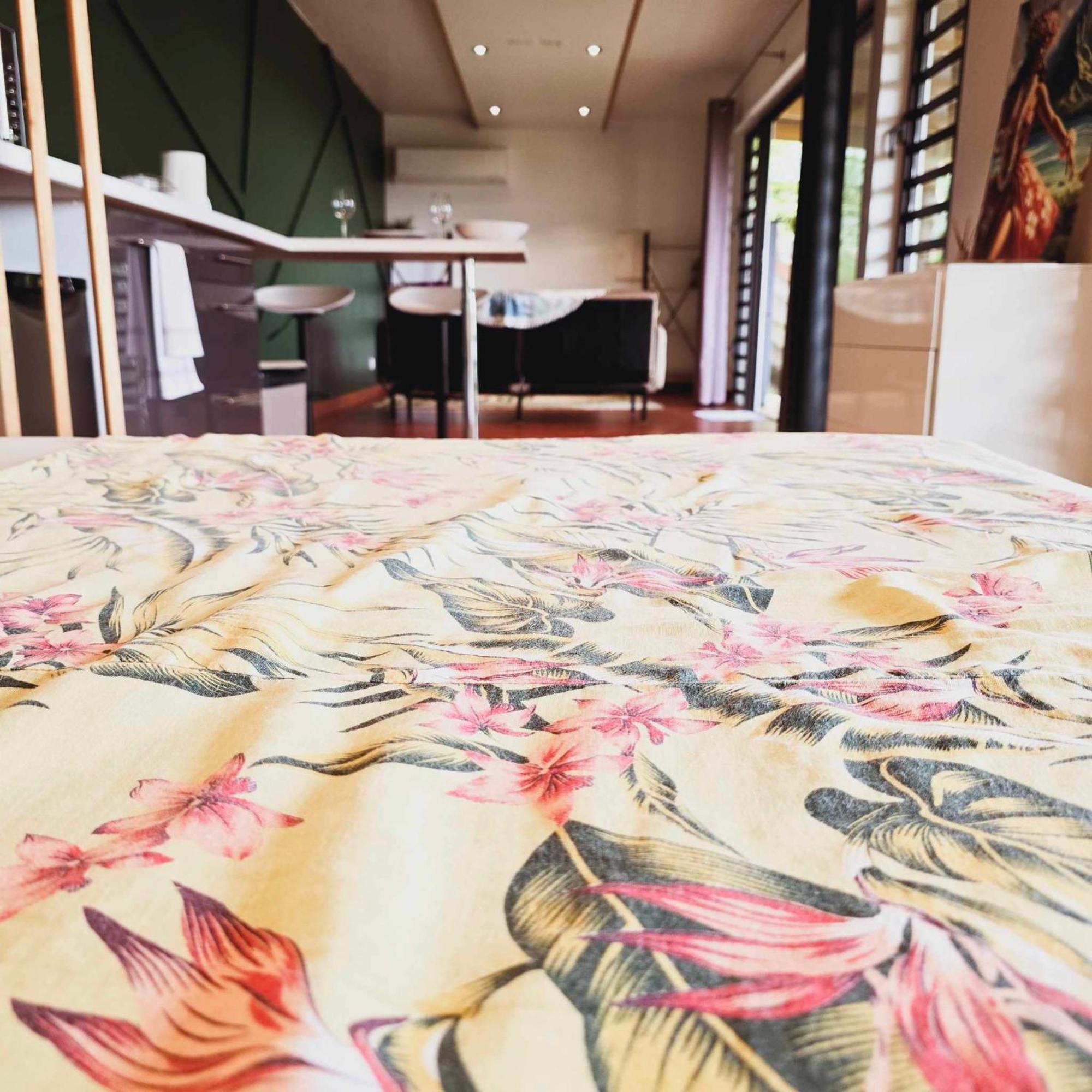 Fare Toahana, Accommodation With A Ocean View Faaa Bagian luar foto