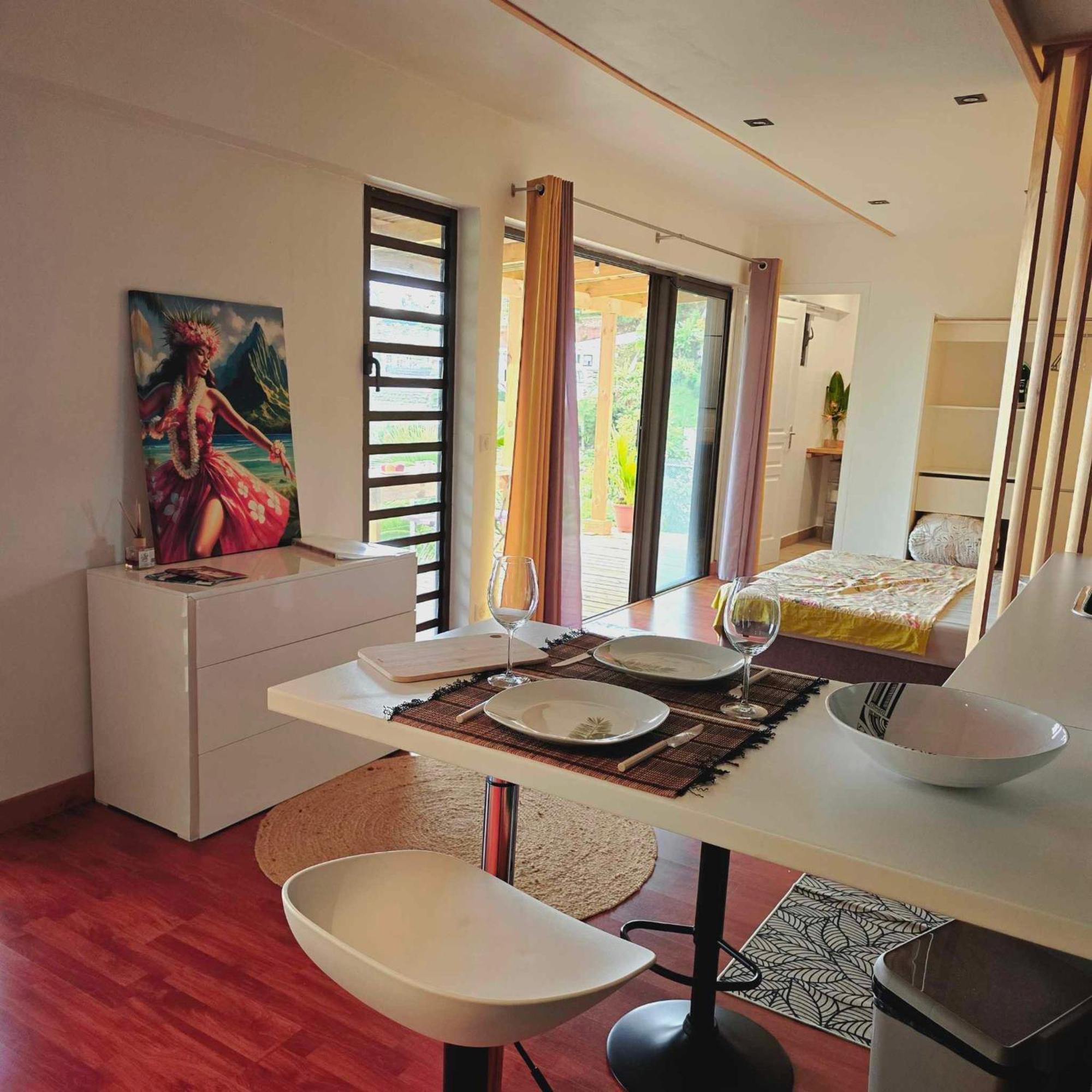 Fare Toahana, Accommodation With A Ocean View Faaa Bagian luar foto