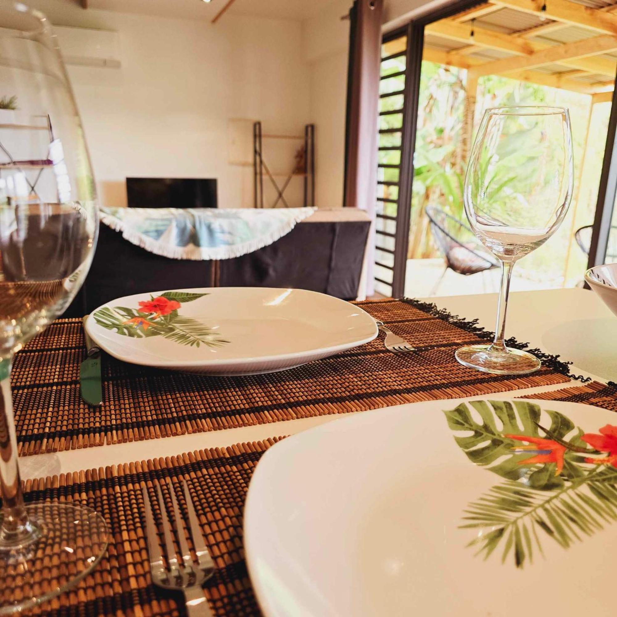 Fare Toahana, Accommodation With A Ocean View Faaa Bagian luar foto