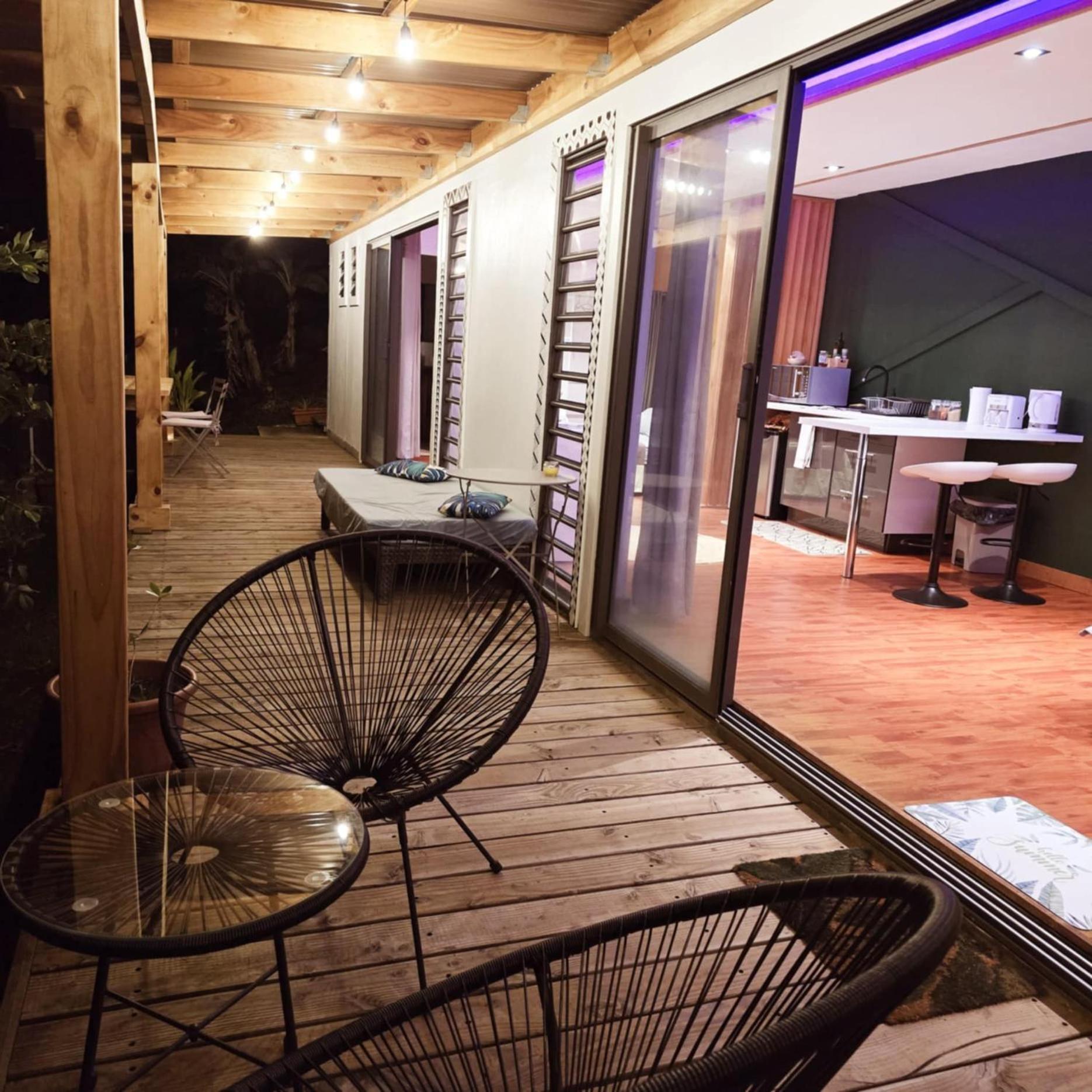 Fare Toahana, Accommodation With A Ocean View Faaa Bagian luar foto